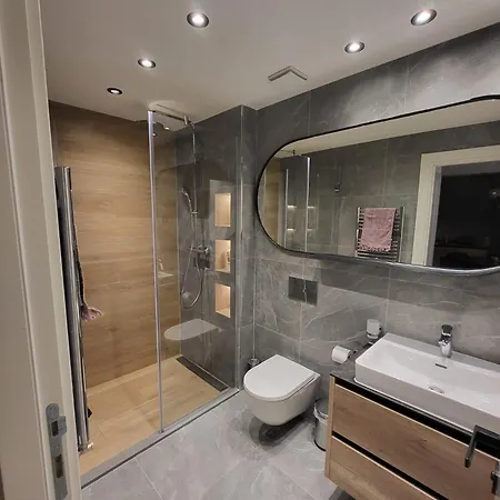 Waterfront Symphony 1bdr - Na Vodi Apartment