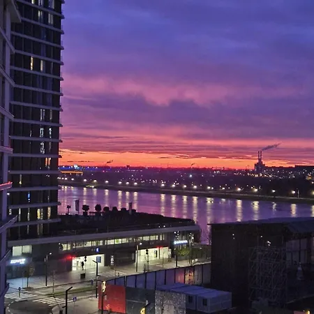 Apartment Waterfront Symphony 1bdr - Na Vodi *